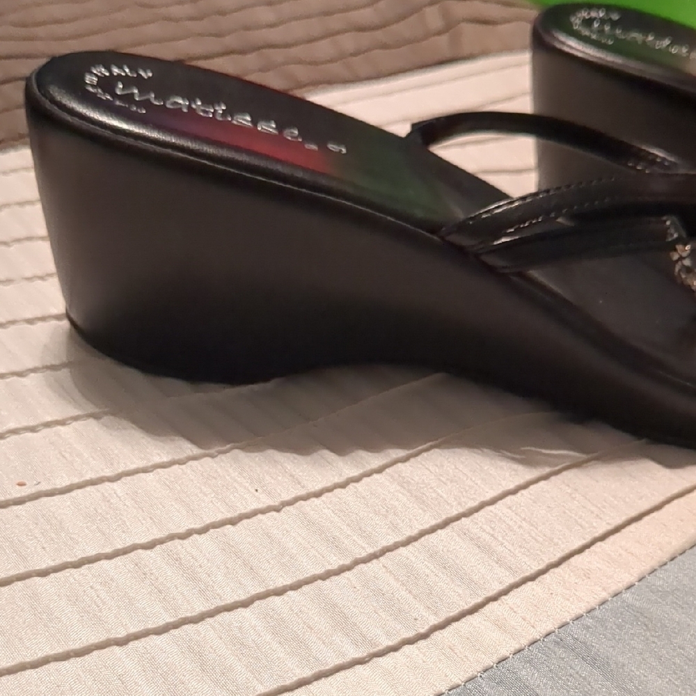 Matisse Black Sandals with Jeweled T-Strap Design - Picture 5 of 6